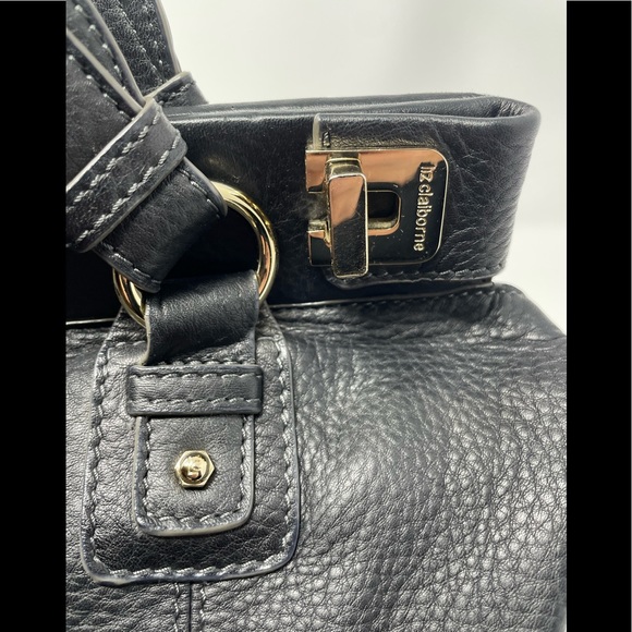 Liz Claiborne Pebbled Leather Satchel🖤 - Picture 9 of 16
